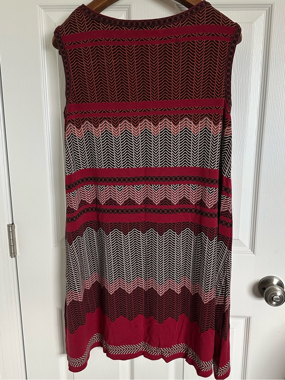 Sophie Max Sleeveless Shift Dress in Wine, Black & White Geometric Print - Picture 4 of 12